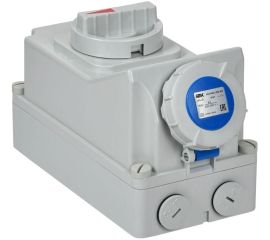 Розетка стандарта СЕЕ с выключателем, с предохранителем